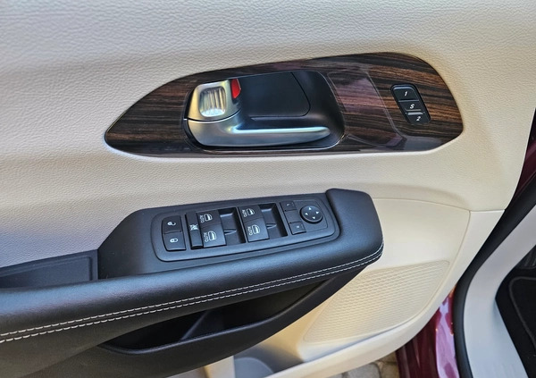 Chrysler Pacifica cena 221000 przebieg: 22164, rok produkcji 2021 z Tolkmicko małe 407